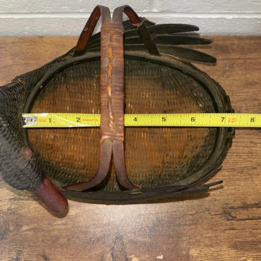 Vtg Ben Rickert Inc. Green Woven Wicker Swan/Duck Bamboo Basket Zhejiang China